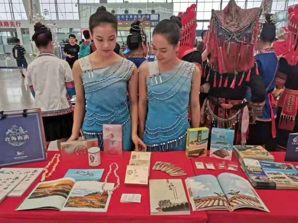 搭乘首發(fā)高鐵，海真珠珍珠粉抵達(dá)東方明珠